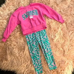 🐋🌸 NIKE!! Girls Sweatshirt and pants set